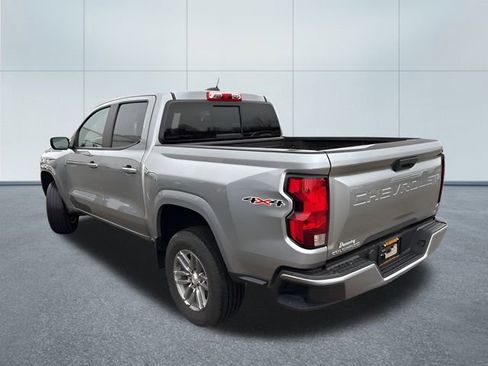 Used 2023 Chevrolet Colorado LT w/ LT Convenience Package II image 2