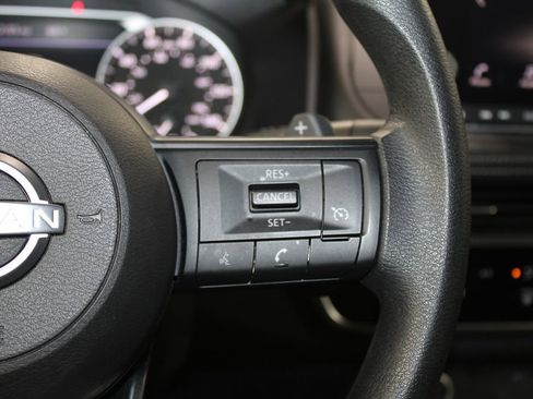 Used 2023 Nissan Rogue S image 35