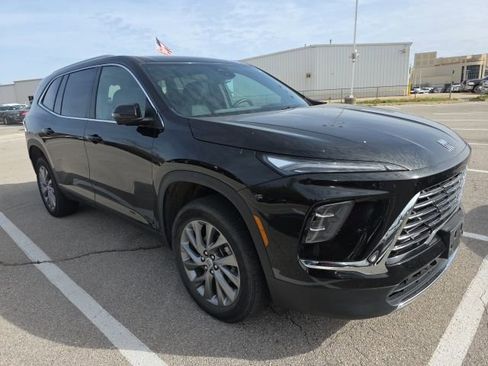 Used 2025 Buick Enclave Preferred image 7