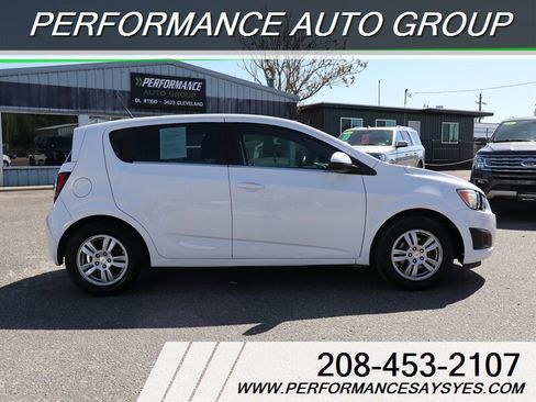 Used 2014 Chevrolet Sonic LT FWD image 2