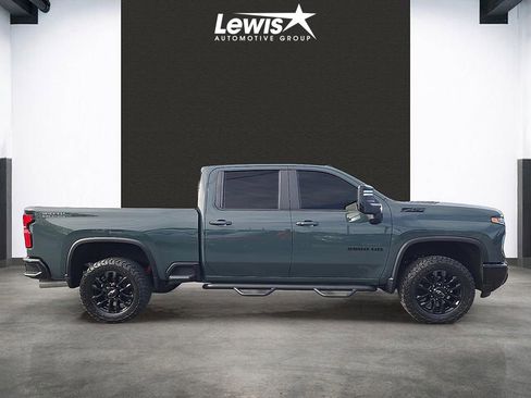Used 2025 Chevrolet Silverado 2500 LT w/ Trail Boss Package AWD/4WD image 5