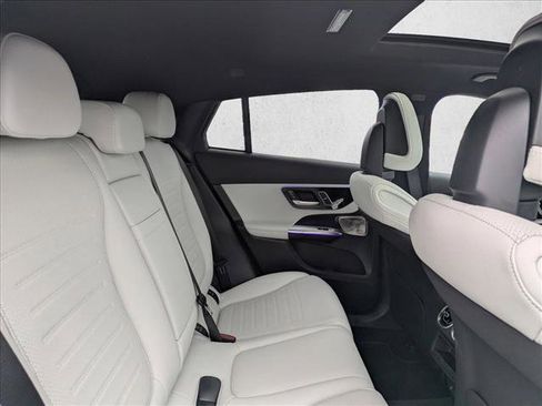 Certified 2025 Mercedes-Benz GLC 300 4MATIC image 20