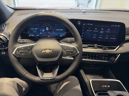 New 2026 Chevrolet Equinox LT w/ Convenience Package II image 15