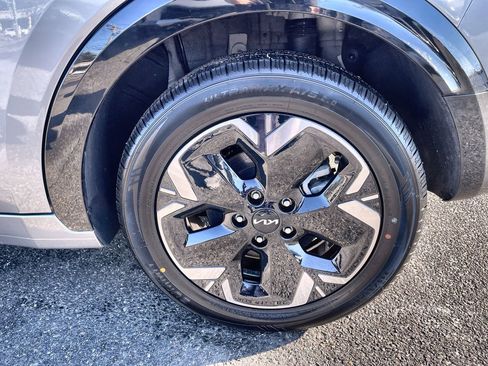Certified 2024 Kia Niro Wind image 10