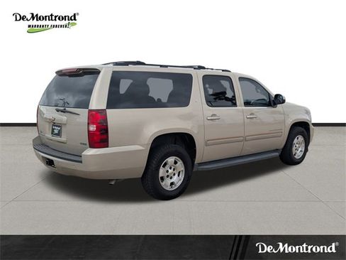 Used 2011 Chevrolet Suburban LT w/ Luxury Package image 5