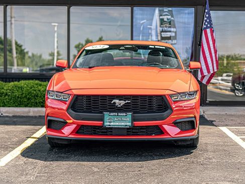 Used 2024 Ford Mustang Coupe RWD image 2