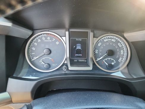 Used 2017 Toyota Tacoma SR5 RWD image 20