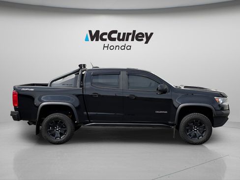 Used 2018 Chevrolet Colorado ZR2 w/ ZR2 Midnight Special Edition AWD/4WD image 2
