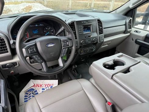 Certified 2017 Ford F550 4x4 Regular Cab Super Duty image 19