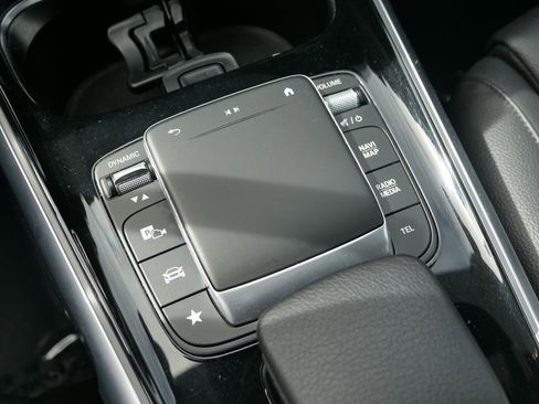 Used 2023 Mercedes-Benz GLB 250 image 22