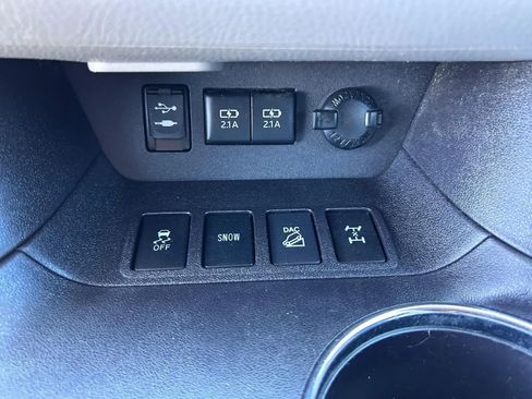 Used 2017 Toyota Highlander Plus w/ Carpet Mat Package image 23