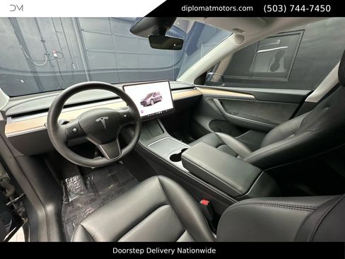Used 2023 Tesla Model Y Long Range image 17