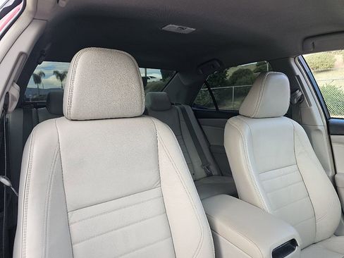 Used 2017 Toyota Camry XLE image 18