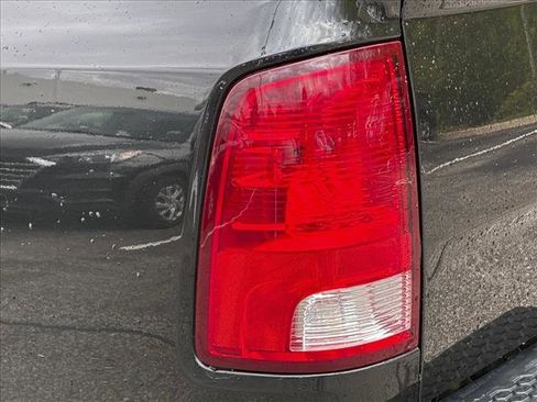 Used 2017 RAM 1500 Express AWD/4WD image 11