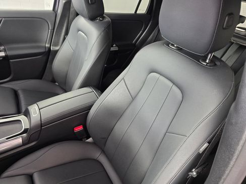 Certified 2025 Mercedes-Benz GLA 250 image 11