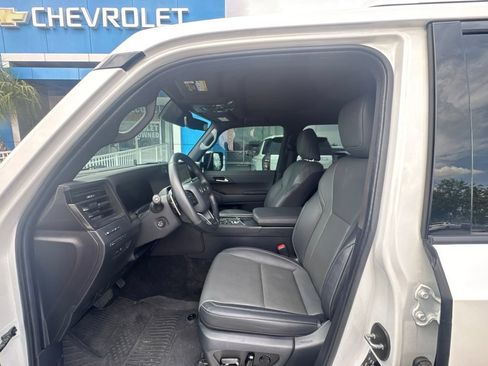 Used 2024 Lexus GX 550 w/ Accessory Package (2T) AWD/4WD image 7