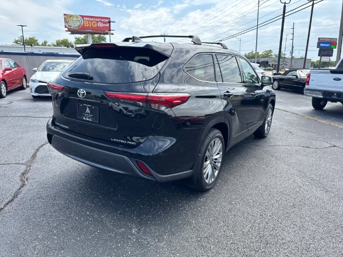 Used 2022 Toyota Highlander Limited AWD/4WD image 5