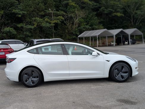 Used 2020 Tesla Model 3 Standard Range Plus RWD image 10