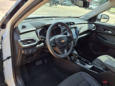 Used 2021 Chevrolet TrailBlazer LT w/ Convenience Package FWD image 30
