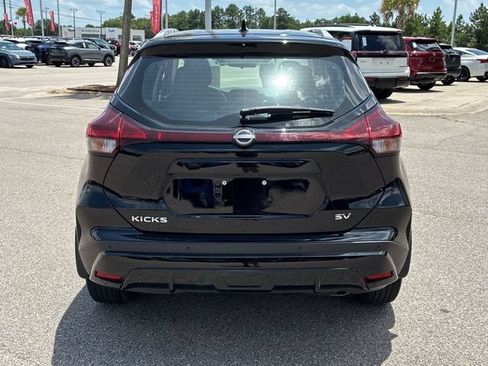 Used 2024 Nissan Kicks SV FWD image 4
