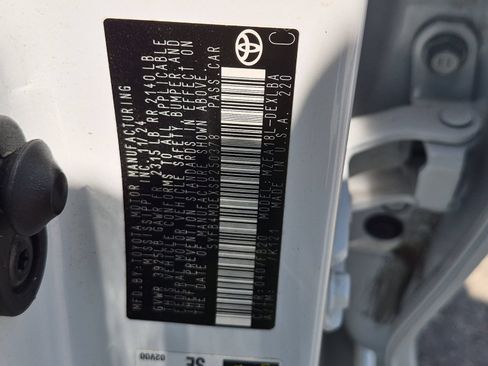 Certified 2025 Toyota Corolla LE FWD image 24
