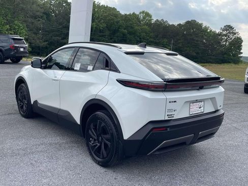 New 2026 Toyota C-HR AWD/4WD image 3