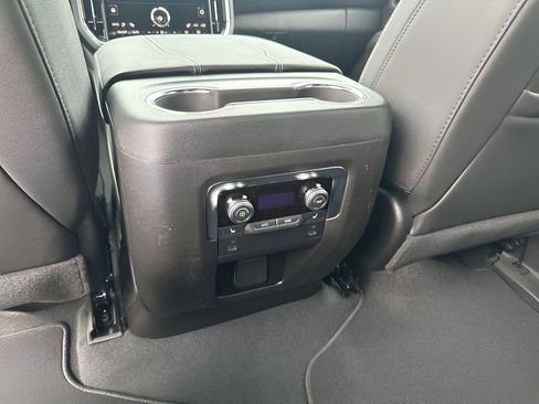 New 2026 GMC Yukon XL Elevation image 21