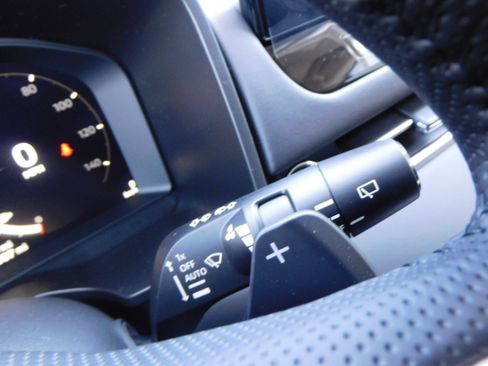 New 2025 Mitsubishi Outlander SE image 19