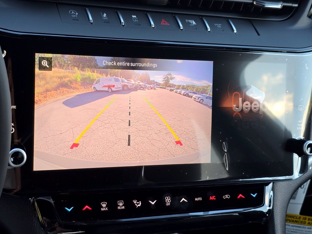 New 2027 Jeep Grand Cherokee Altitude RWD image 9