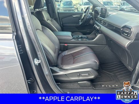 Used 2025 Honda Pilot Black Edition image 13