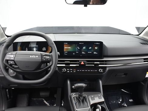 Certified 2026 Kia Sportage EX w/ EX Panorama Roof Package FWD image 30