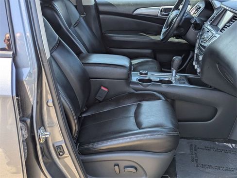 Used 2019 Nissan Pathfinder SL image 56