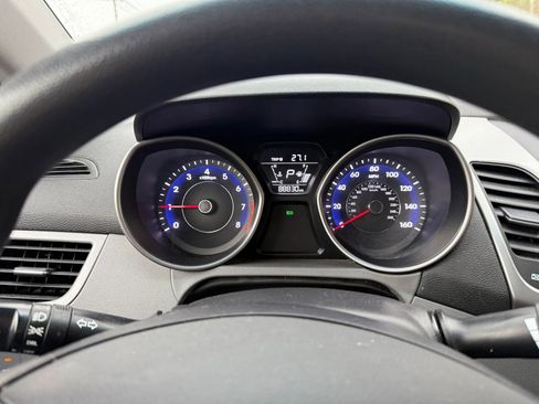 Used 2016 Hyundai Elantra SE image 10