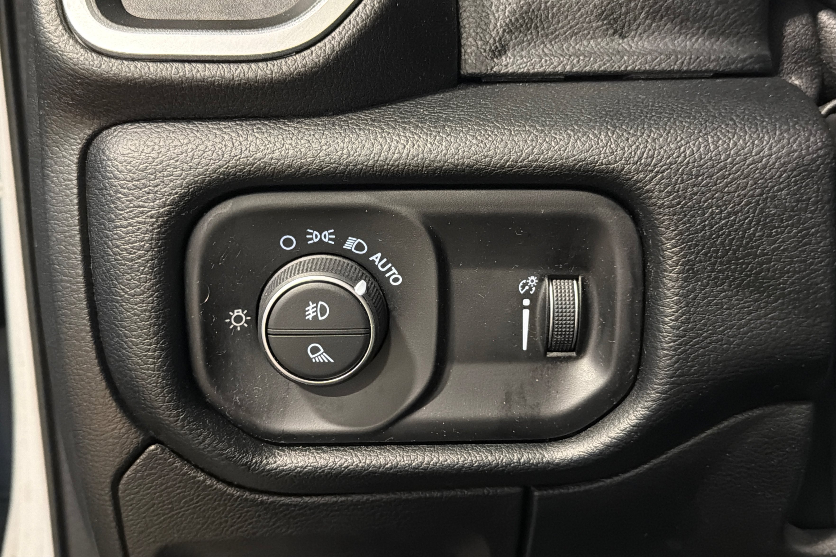 Used 2020 RAM 1500 Big Horn AWD/4WD image 20