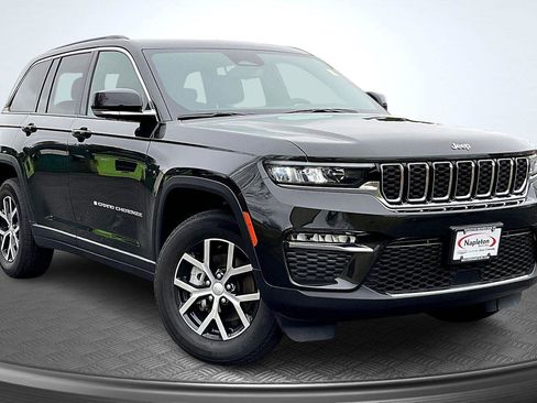 Used 2024 Jeep Grand Cherokee Limited w/ Trailer Tow Package AWD/4WD image 13