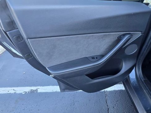 Used 2021 Tesla Model Y Long Range image 26