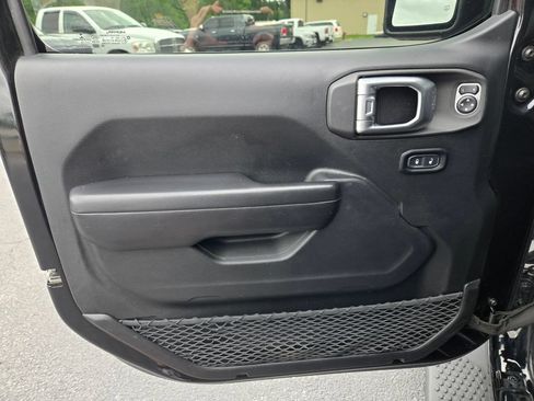 Used 2019 Jeep Wrangler Unlimited Sport S AWD/4WD image 12