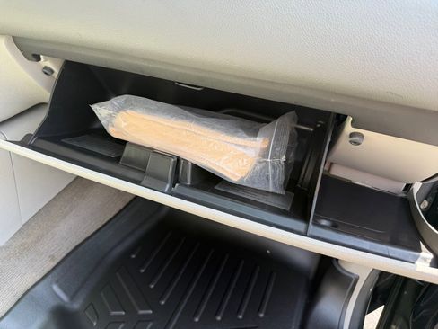 Used 2013 Chevrolet Avalanche LTZ image 20