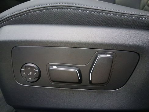 New 2026 BMW 540i xDrive w/ Executive Package image 13