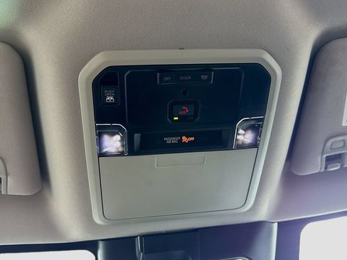 Used 2022 Toyota Tundra SR5 AWD/4WD image 15