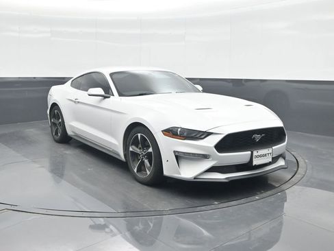 Used 2018 Ford Mustang Coupe RWD image 8
