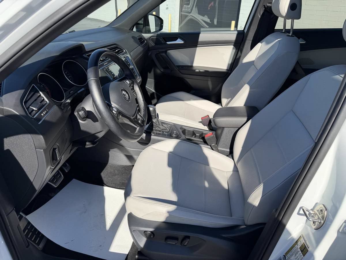 Used 2021 Volkswagen Tiguan SE R-Line AWD/4WD image 10
