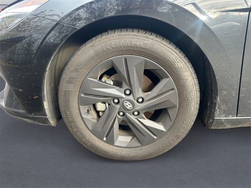 Used 2022 Hyundai Elantra SEL w/ Convenience Package image 6