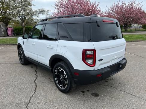 Used 2025 Ford Bronco Sport Outer Banks AWD/4WD image 7