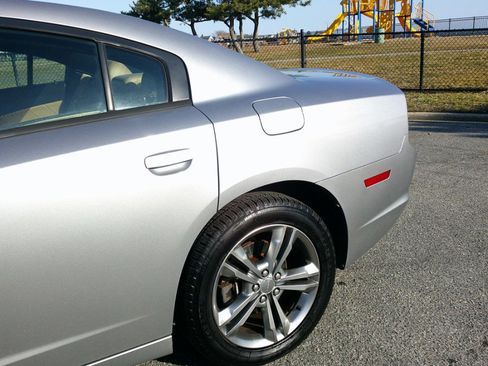 Used 2014 Dodge Charger R/T image 30