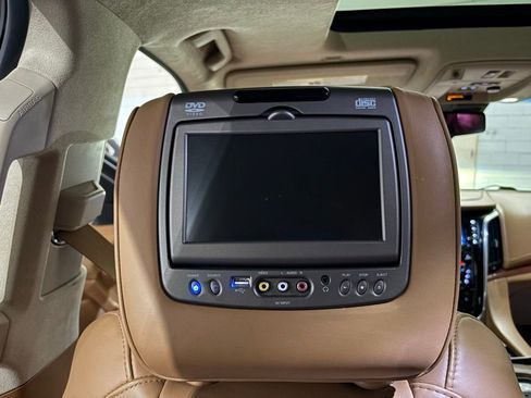 Used 2016 Cadillac Escalade Platinum image 49