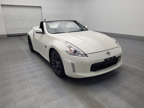 Used 2017 Nissan 370Z Roadster image 13