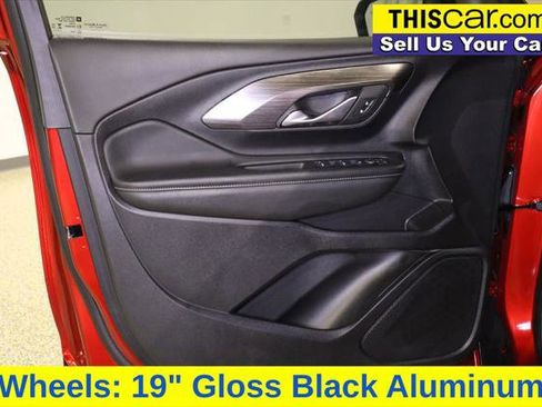 Used 2024 GMC Terrain SLE w/ Elevation Edition image 25