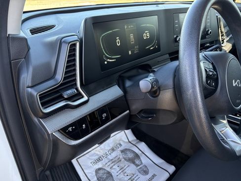 Used 2023 Kia Sportage LX image 31