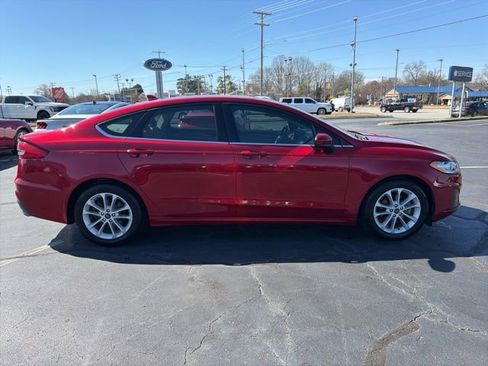 Certified 2020 Ford Fusion SE image 8